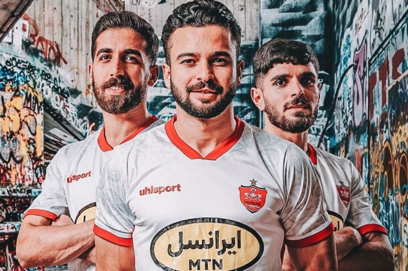 پرسپولیس با پیراهن جدید مقابل تراکتور (عکس)