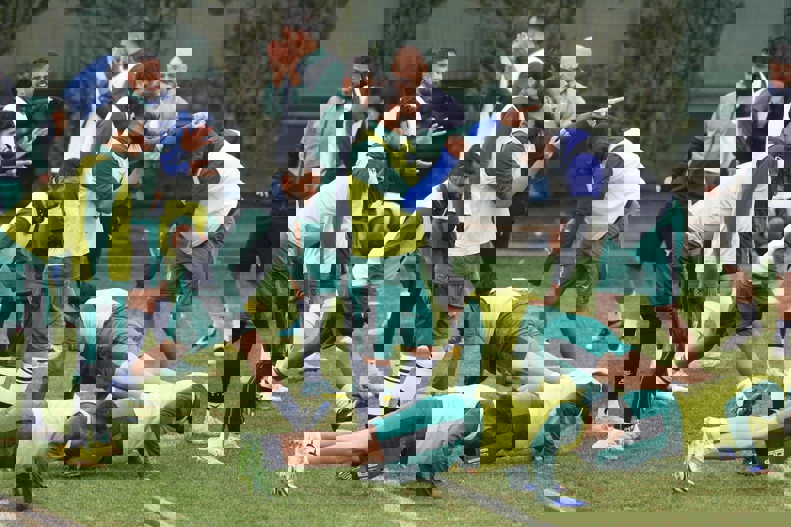 نه دعوایی در کار است، نه چالش مانکن / جرزنی استقلالی‌ها برای فرار از شنا سوئدی!(عکس) 2