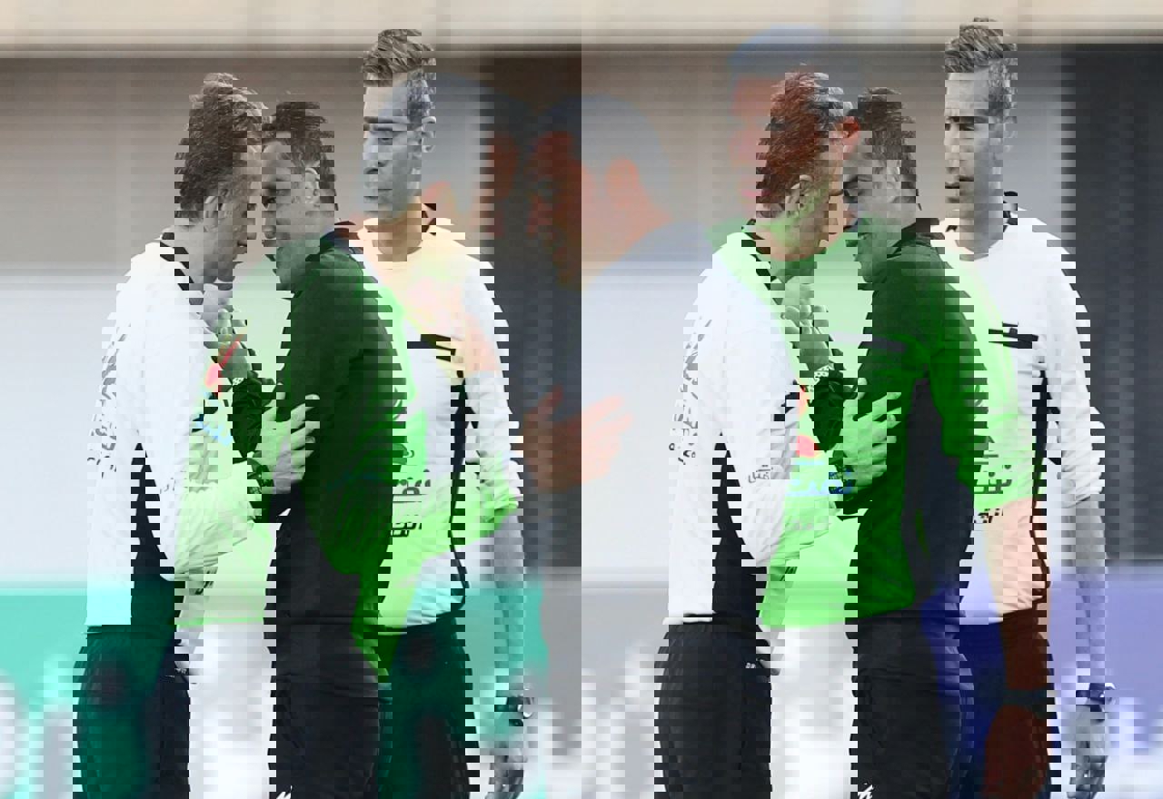 1828645