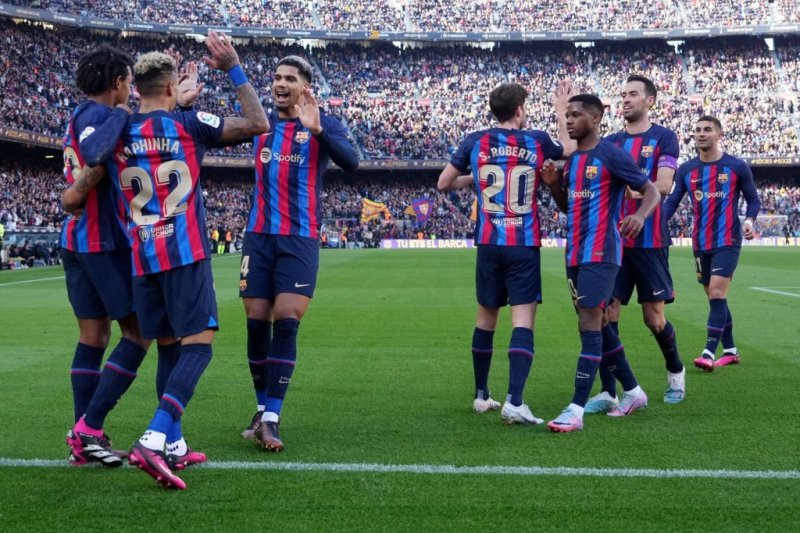 بارسا 1-0 والنسیا: یک گل، یک اخراجی و یک پنالتی خرابشده