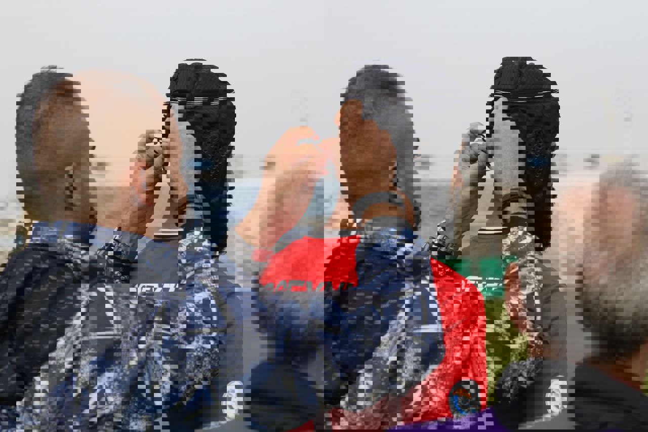 1828738