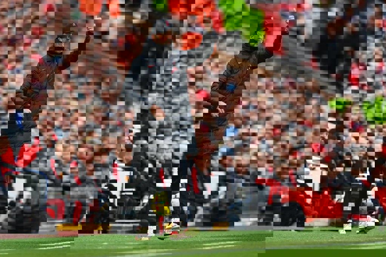 1828909