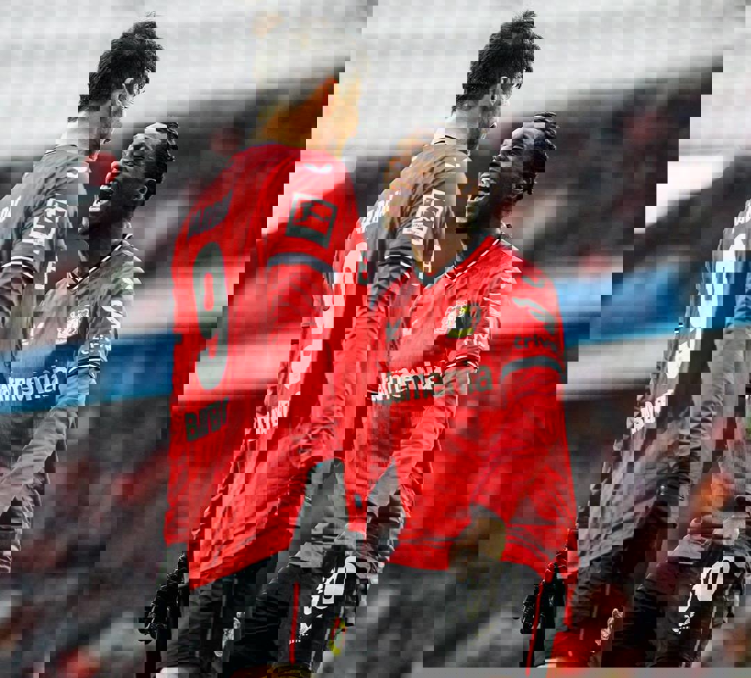 1828976