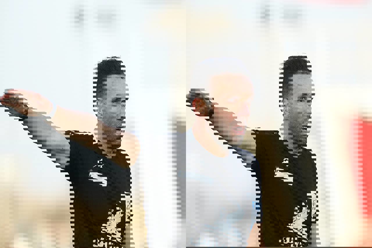 1829129