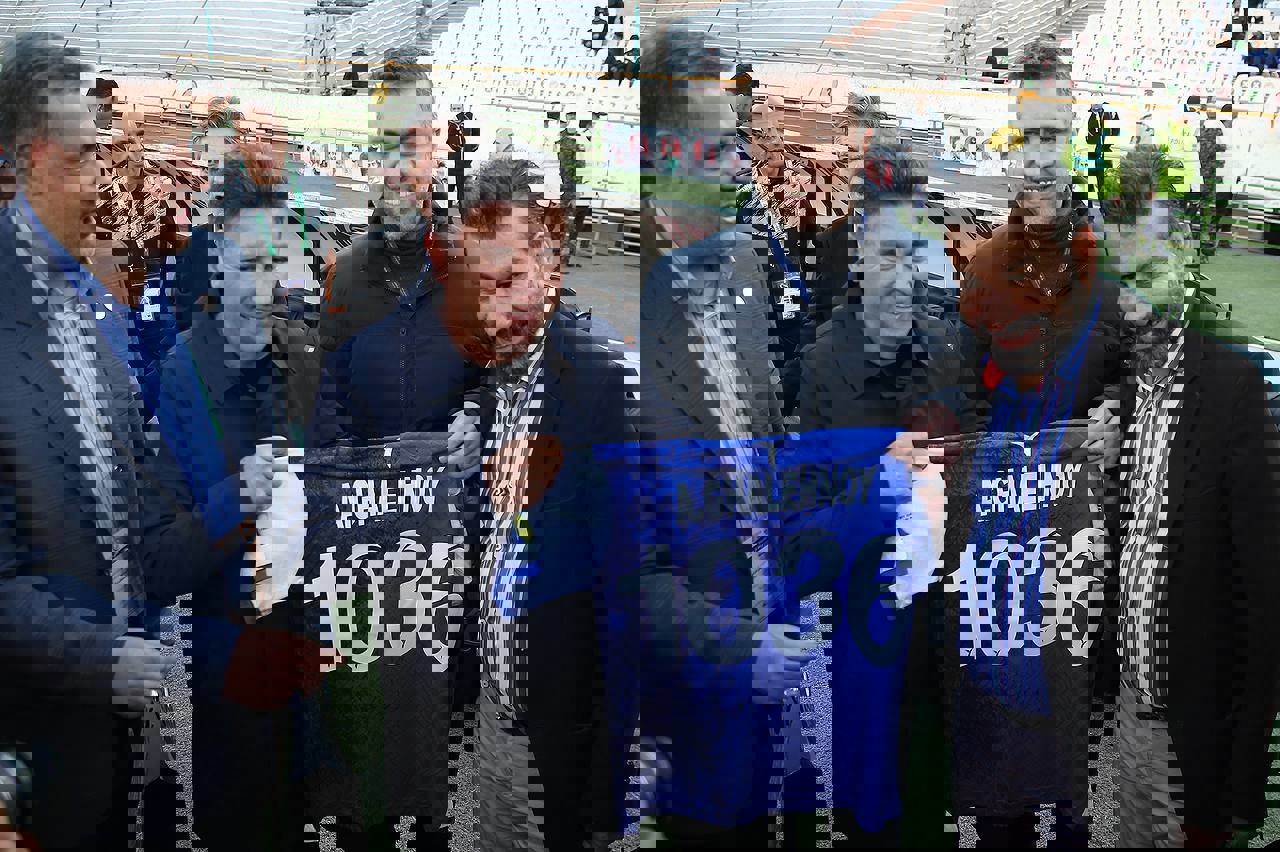 1829196