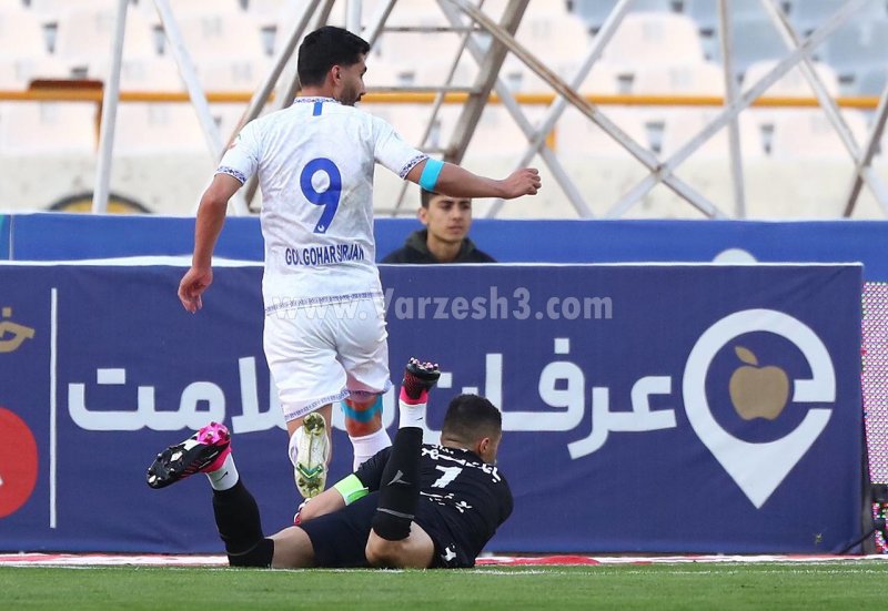 او گلزنی مقابل استقلال را مثل آب خوردن کرد! (عکس)