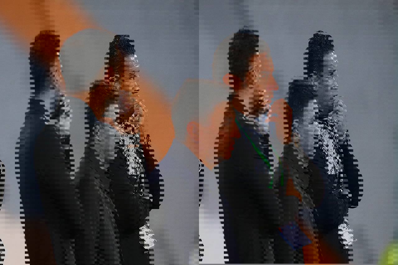 1829471