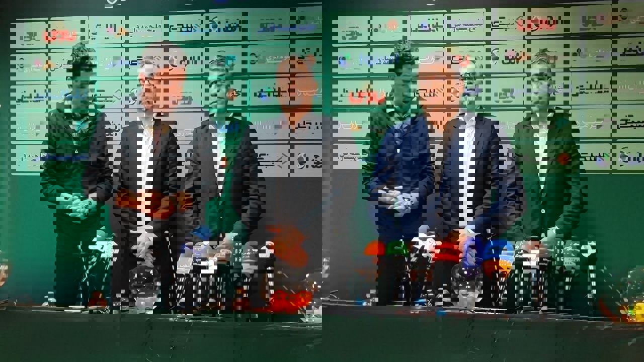 1829553