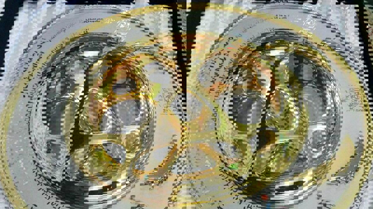 1829546