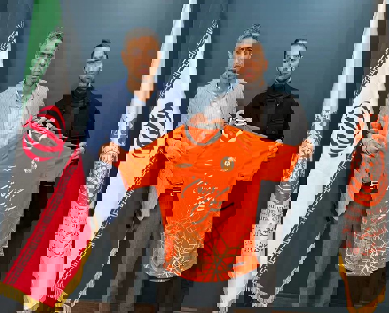 1829635