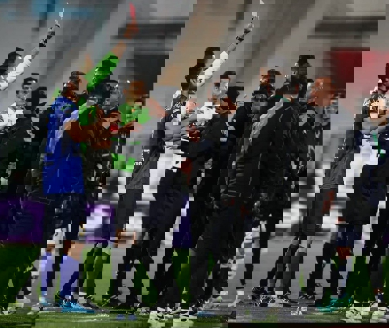 1829583