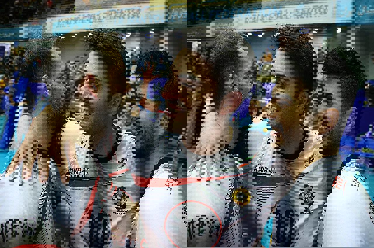 1829775