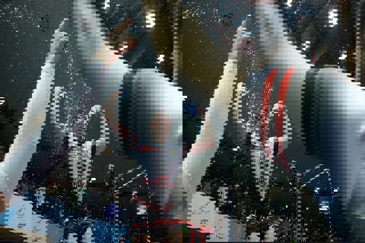 1829773