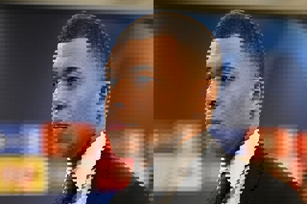 1830125