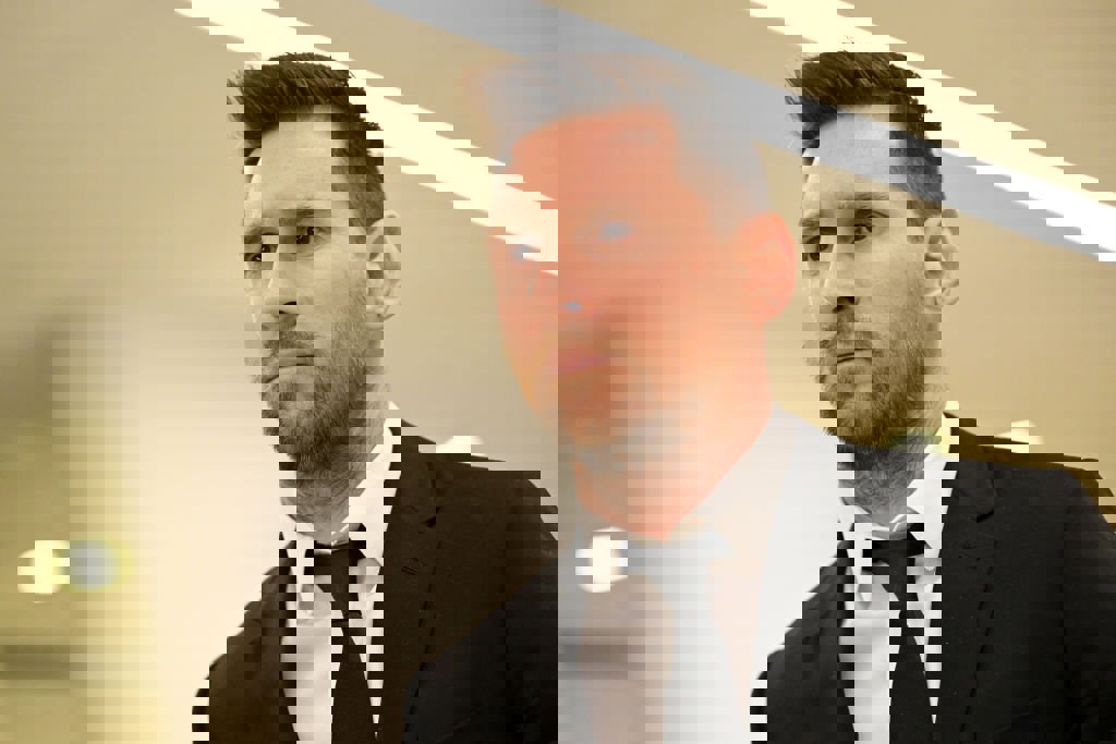 1830121