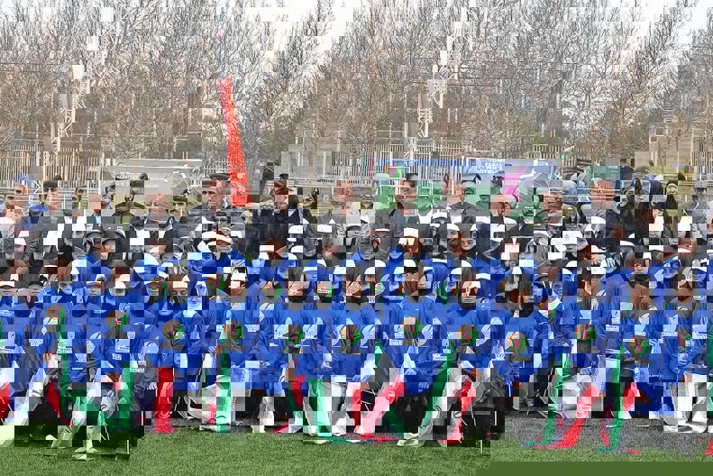 1829895