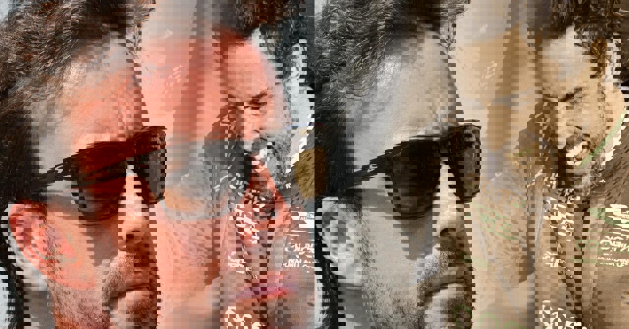 1829989
