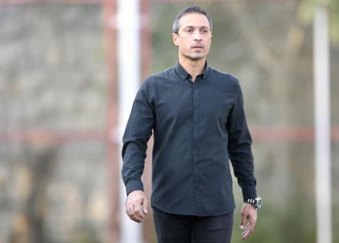 فرزاد آشوبی مطرح کرد؛/ یک فرد جدید روی نیمکت پرسپولیس خواهد نشست 2