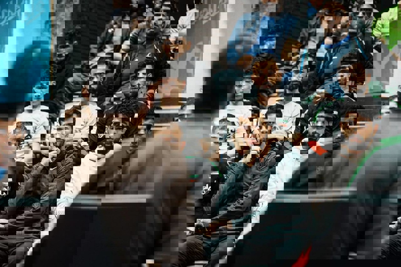 1830295