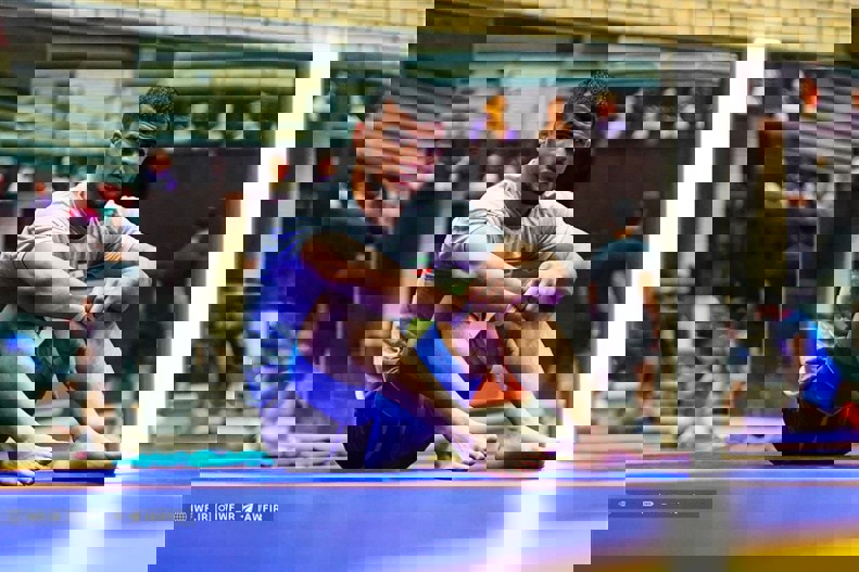 1830827
