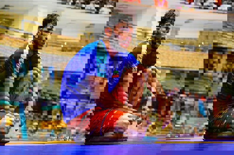 1830829
