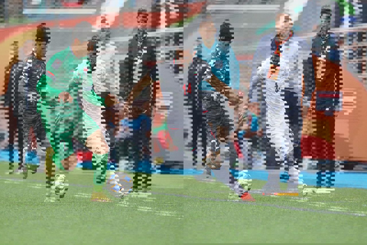 1830882