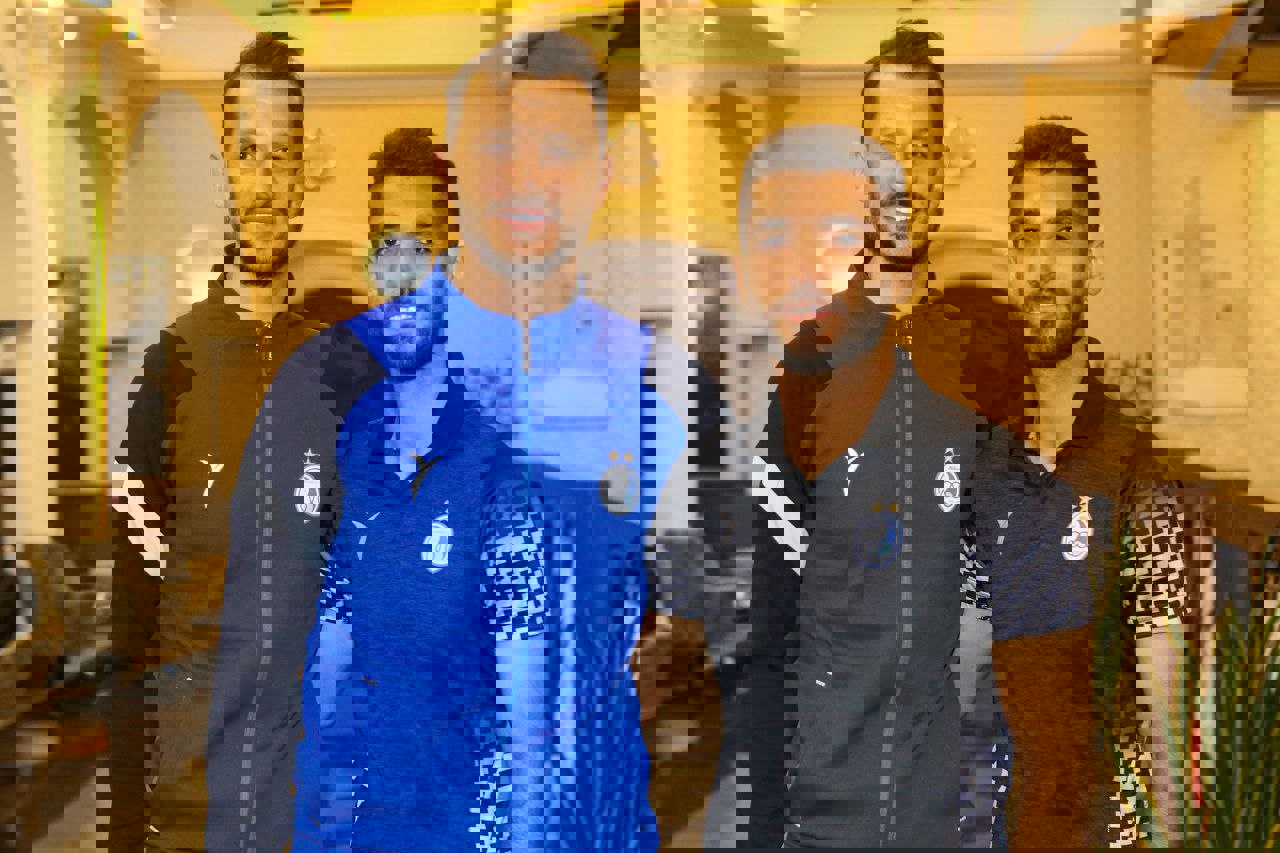 1831358