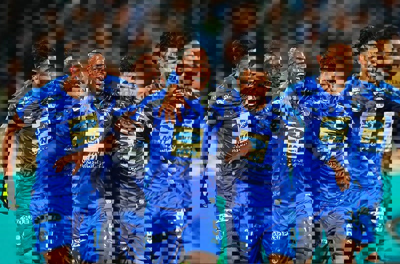 1831476
