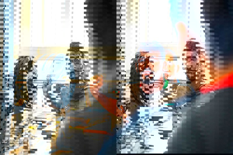 1831418