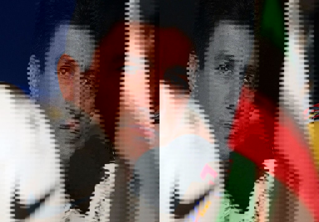 1831557