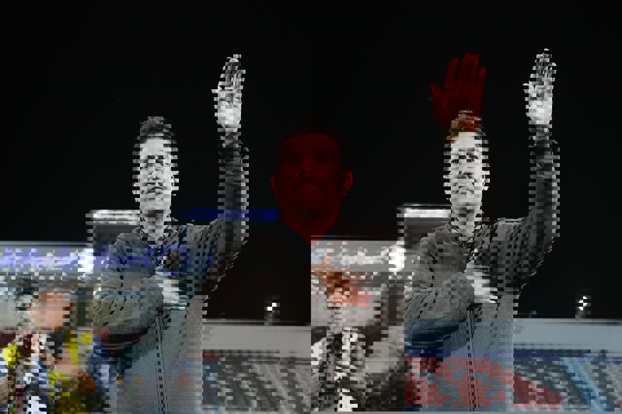 1831518