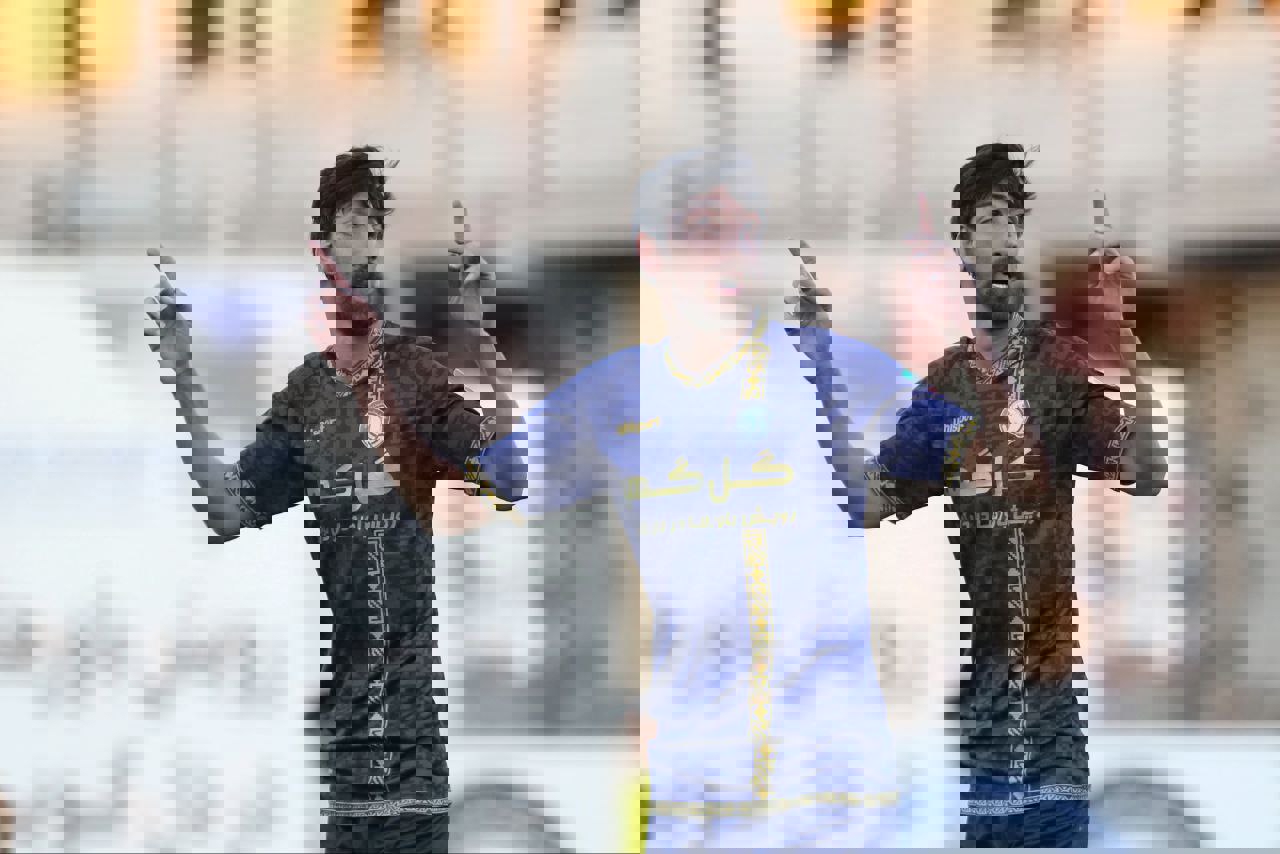 1831528