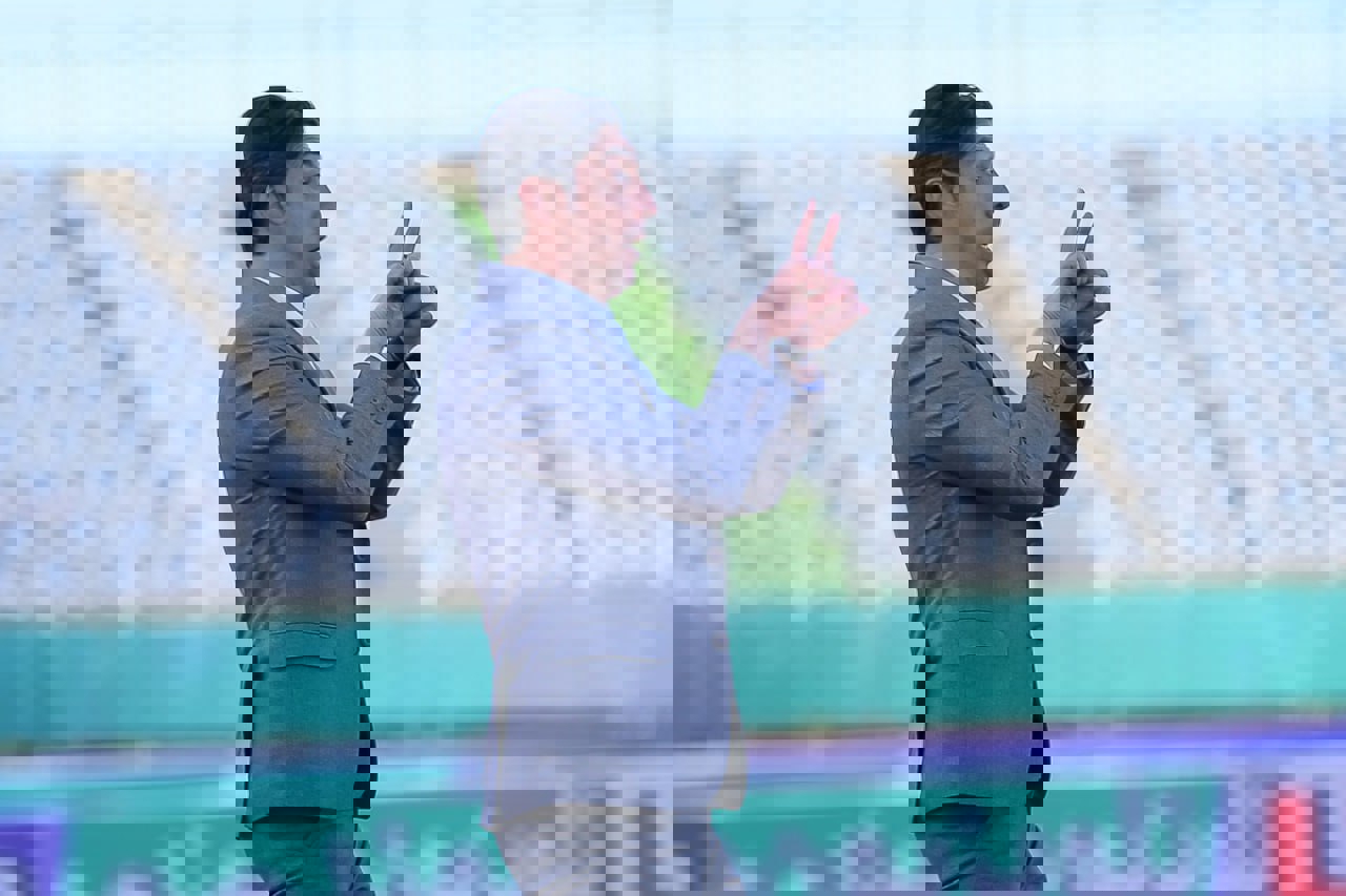 1832023