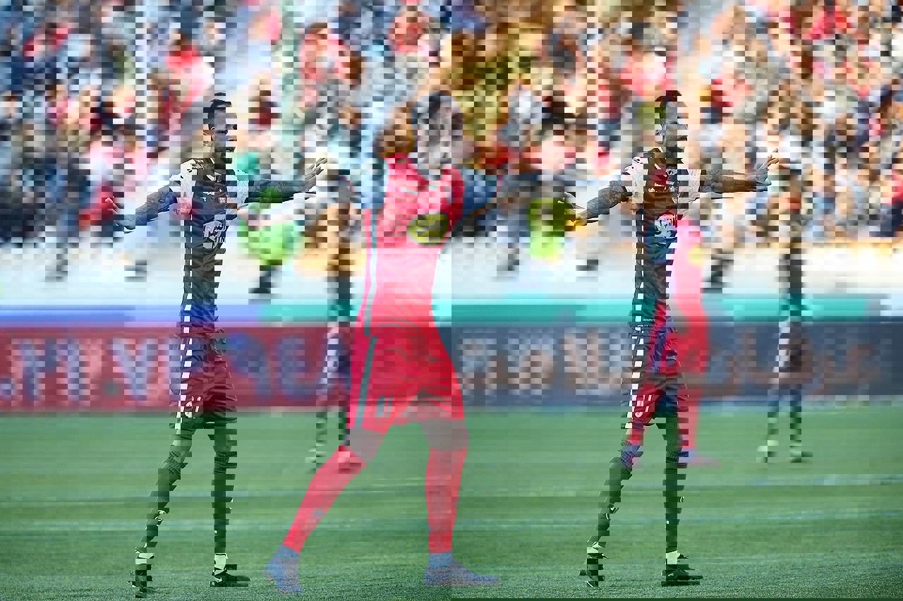 1832262