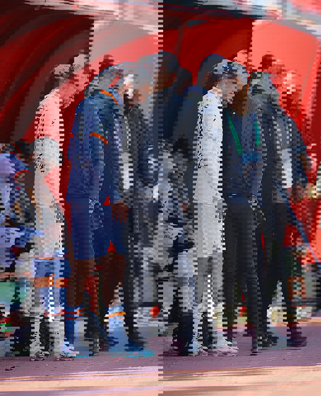 1832196