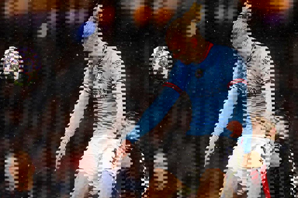 1832372