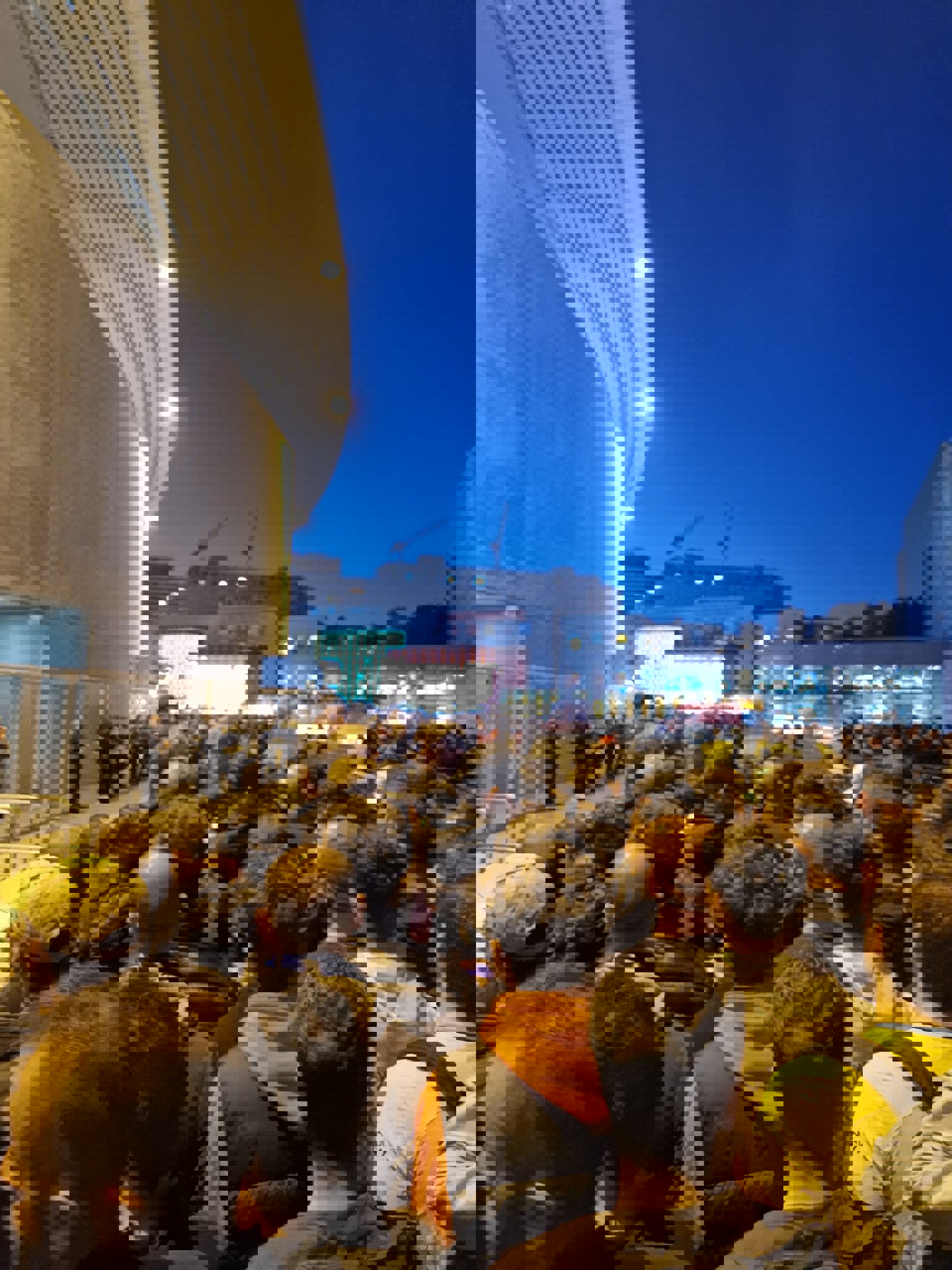 1832427