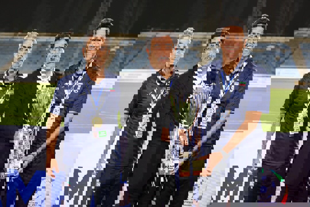 1832561
