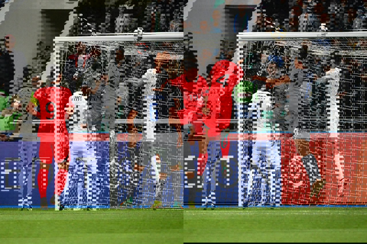 1832585