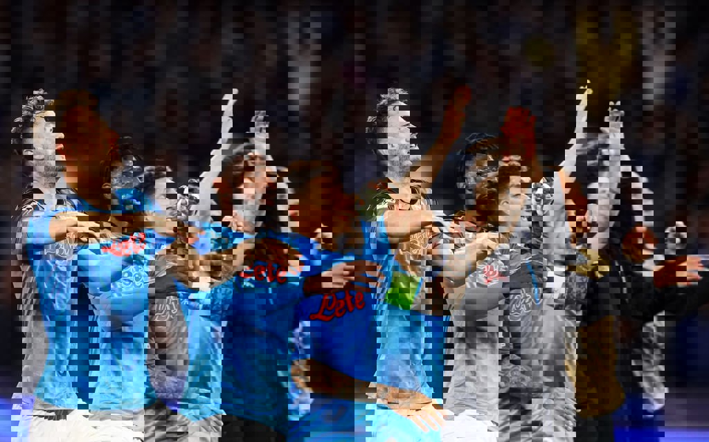 1832786