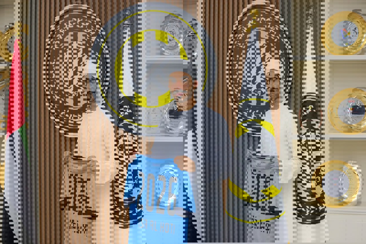 1832782