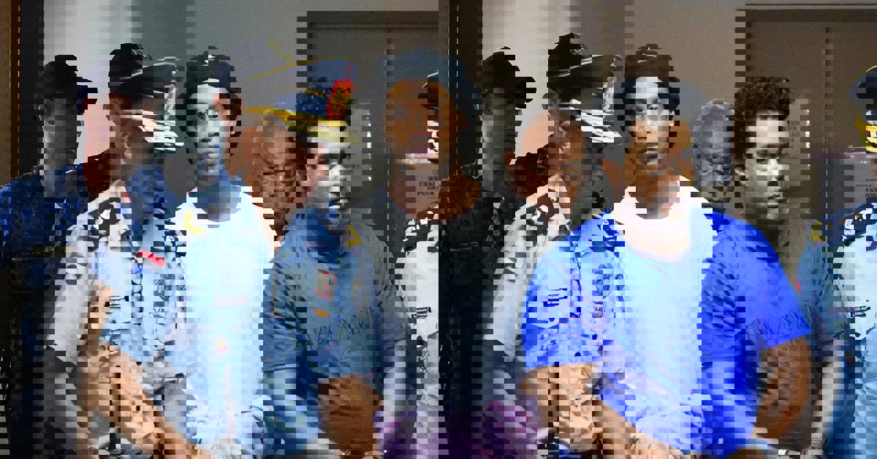 1832882