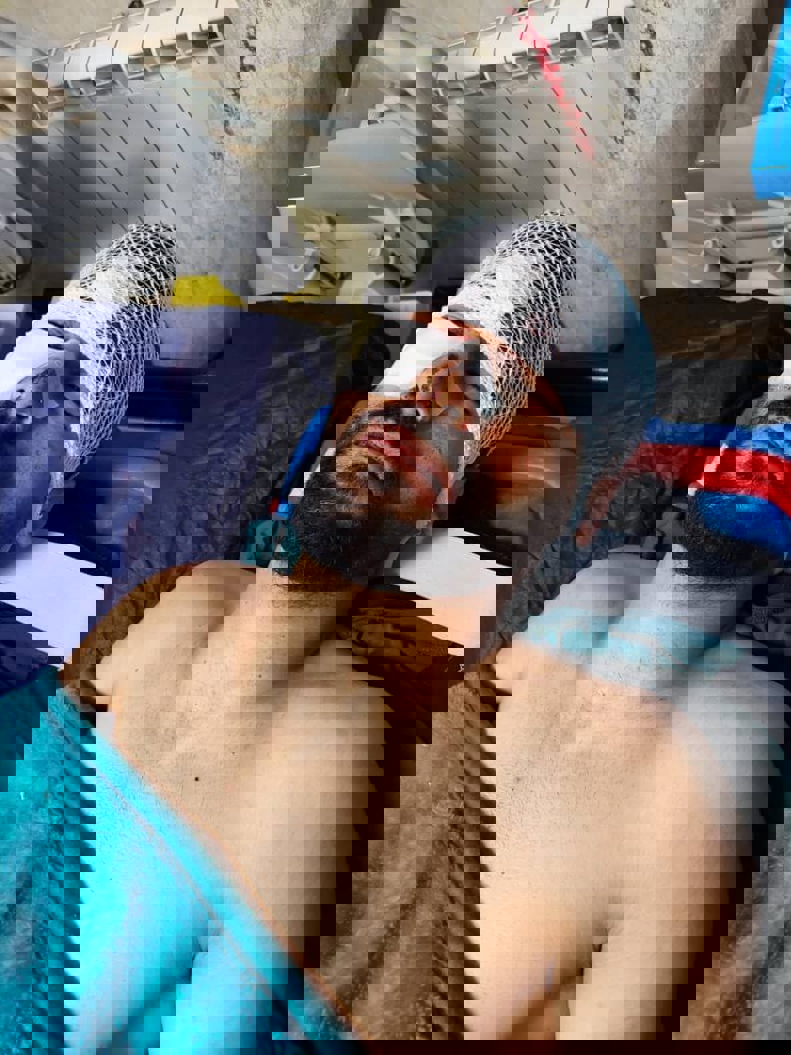 1833026