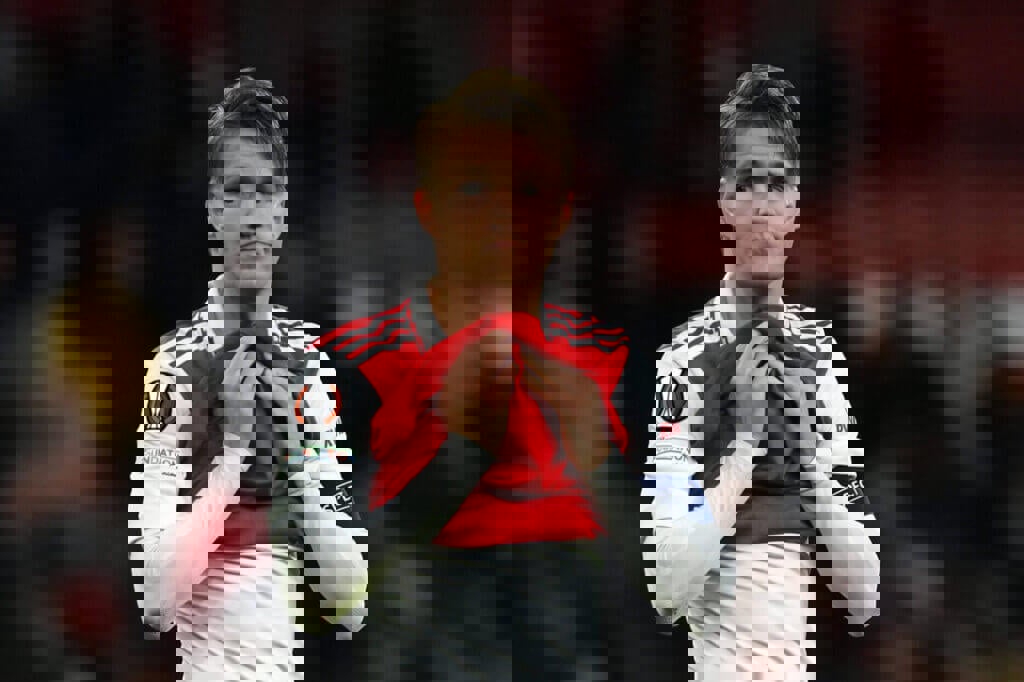 1833014