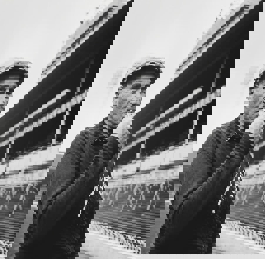 1833087