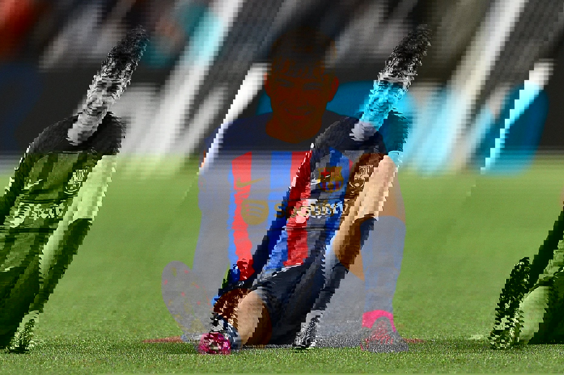1833228