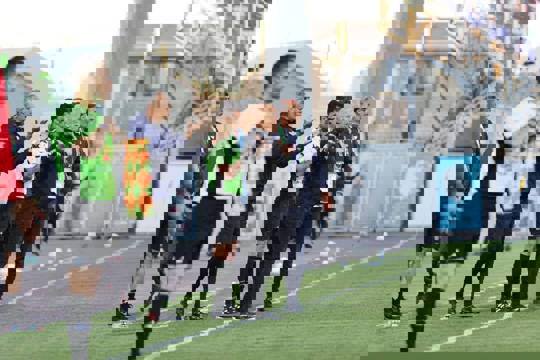 1833192