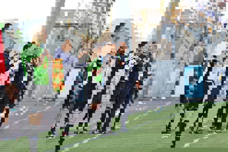 1833192