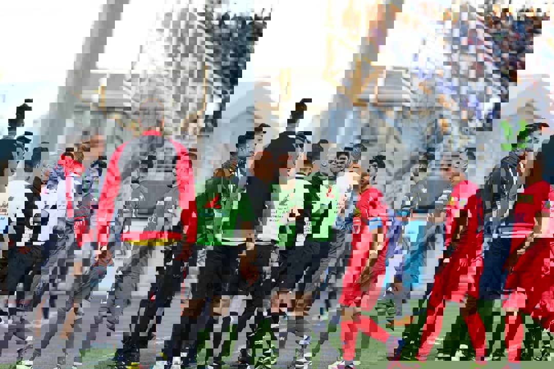 1833190