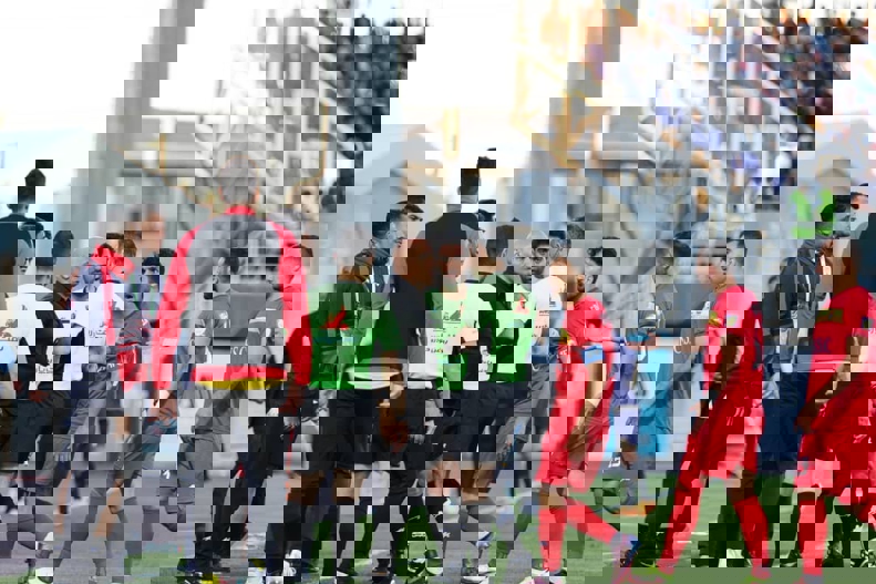 1833190